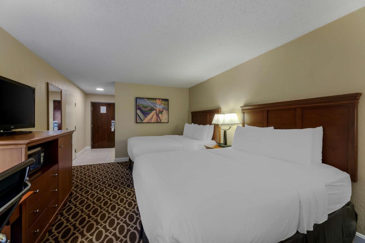 Best Western Plus Wooster Hotel & Conference Center Exterior photo